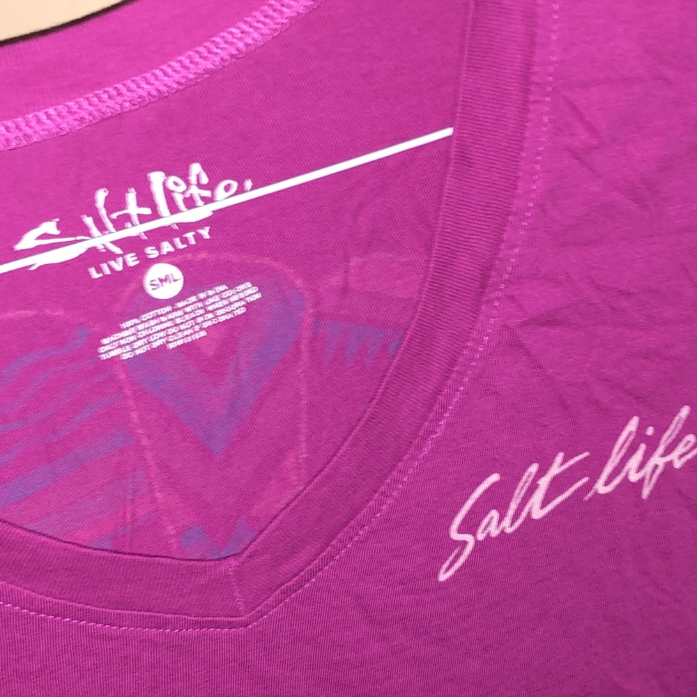 Women’s size Med Salt Life vneck tee
